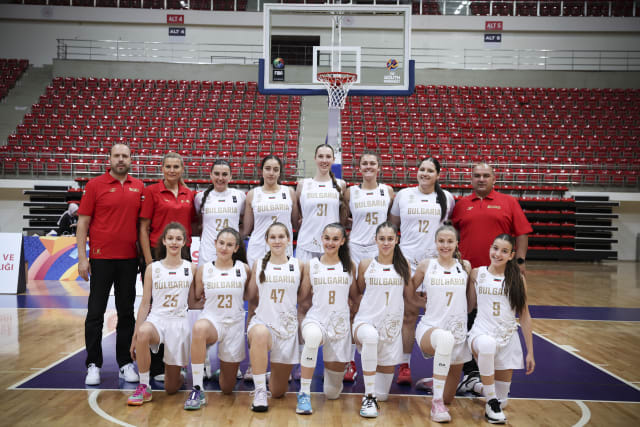 Първа победа за момичетата U16 на Европейското в Коня
