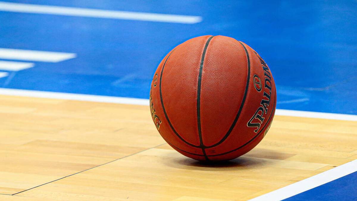 Убедителен старт за Шампион 2006 във втората четворка