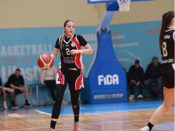 Габриела Коцева в състава на националния до 16 години