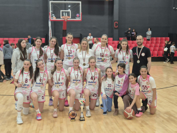 Шампион 2006 грабна Купата при девойките до 19